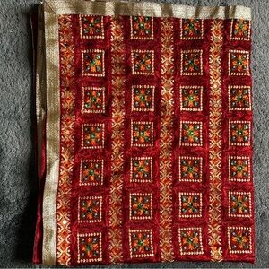 ❤️ Women’s shawl or stole w/red, green and orange and gold embroidery.NEVER USED
